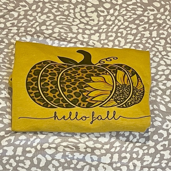 Hello fall tee - Picture 3 of 7